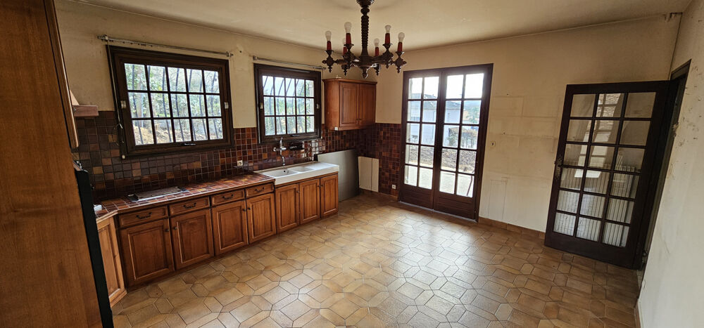 Maison à rénover de 174 m2 à Jassans riottier