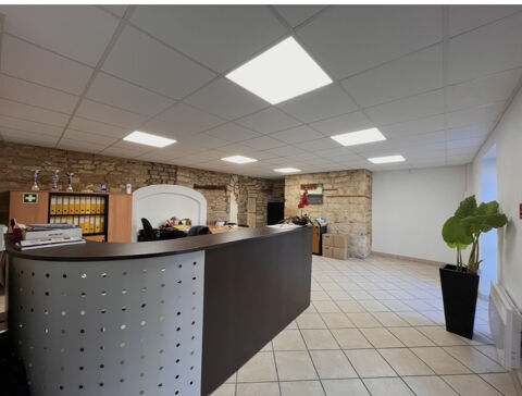 A LOUER : LOCAL COMMERCIAL HYPER CENTRE DE JASSANS 758 01480 Jassans riottier