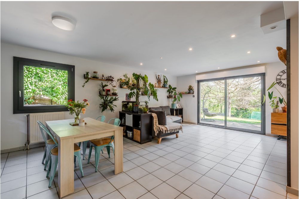 DOMMARTIN, MAISON SUR DEUX NIVEAUX AVEC JARDIN