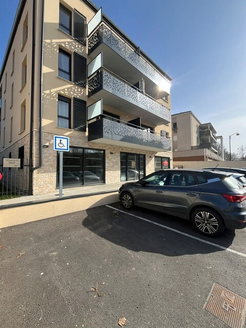 LOCAL PROFESSIONNEL 130m2 CENTRE VILLE JASSANS + 2 PARKINGS EN SS 211000 01480 Jassans riottier