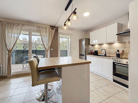   Location Meubl�e 49 m2- Disponibilit� Imm�diate - Terrasse - Garage + place de stationnement Appartement - 2 pi�ce(s) - 50 m�