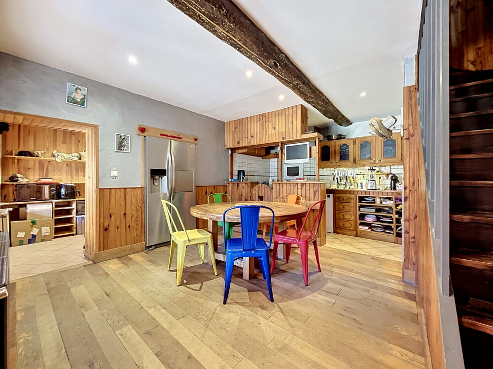 Reyrieux Belle maison familiale de 157 m2 avec studio indépendant, piscine et double garage