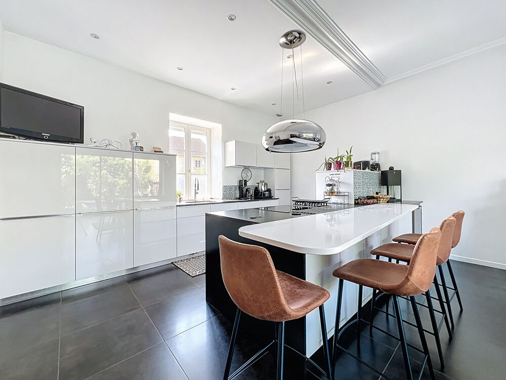 Vente Maison MAISON DE CARACTÈRE RÉNOVÉE AVEC ÉLÉGANCE 278 m2 - 5 CHAMBRES Jassans riottier