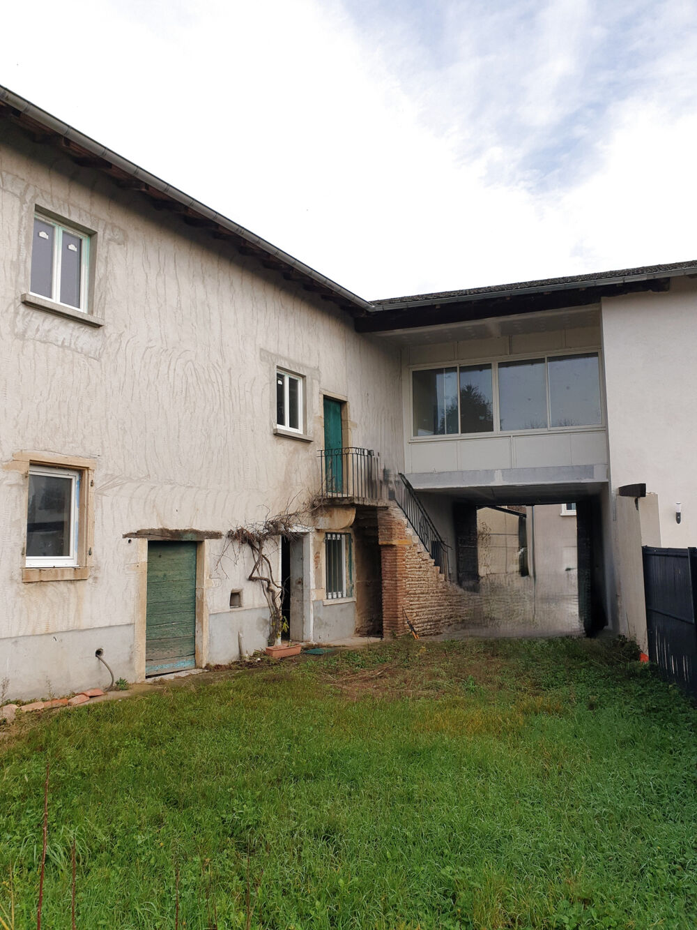 Maison à rénover de 160 m2 à Misérieux