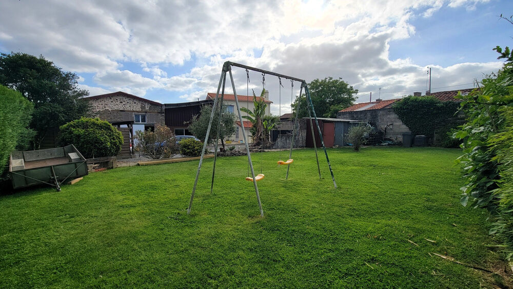 Maison à vendre avec Gîte sur Courlay 15 MIN de Bressuire 10 MIN de Moncoutant et Cerizay !