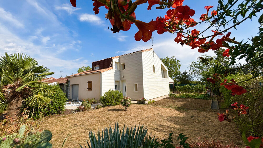 Maison à vendre - Beaux volumes - Chemillé-en-Anjou - Frais d'agence réduits !