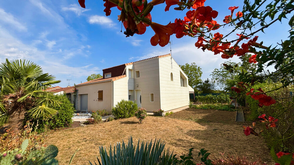 Maison à vendre - Beaux volumes - Chemillé-en-Anjou - Frais d'agence réduits !