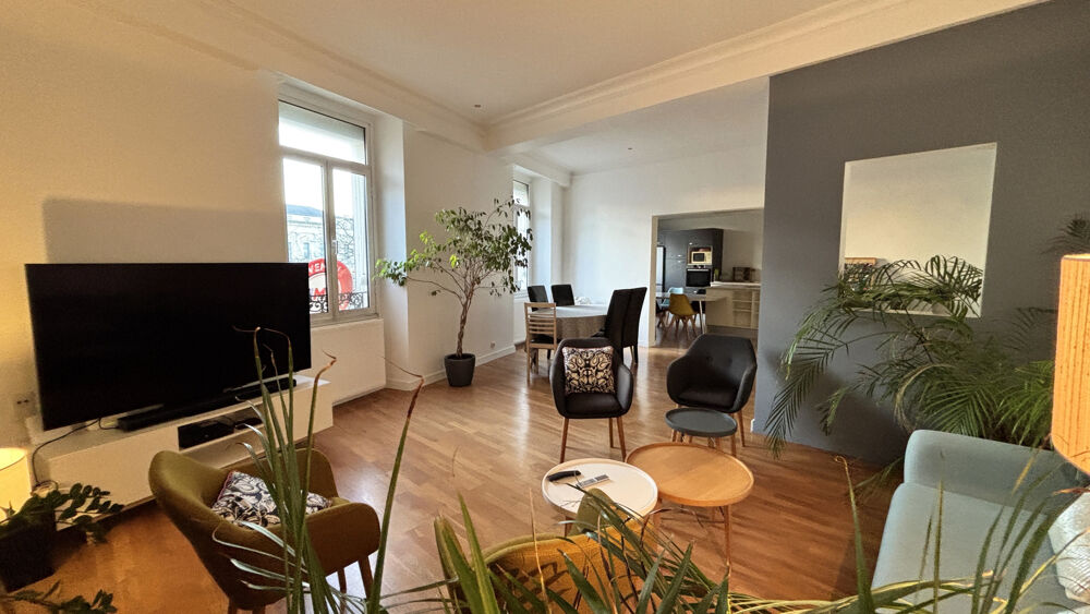 LOCAL OU APPARTEMENT T9 DE STANDING A VENDRE - HYPER CENTRE DE CHOLET -EXCLU !