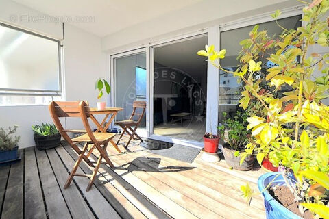   4 PIECES DE 82 M2 AVEC TERRASSE DE 32M2, RUE DU VIEUX PUIT Appartement - 4 pi�ce(s) - 78 m�