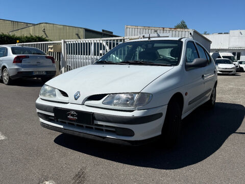 M&eacute;gane 1.9 D RT 1996 occasion 26600 GRANGES LES