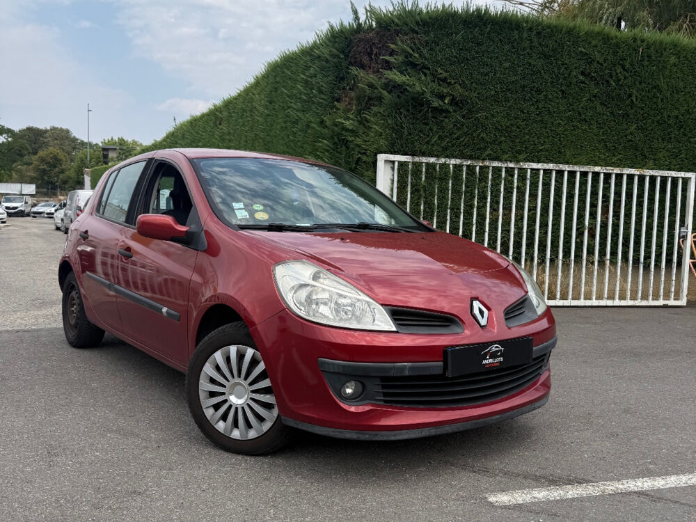 Clio III Clio 1.4 16V 100 Confort Pack Clim Expression 2005 occasion 26600 GRANGES LES