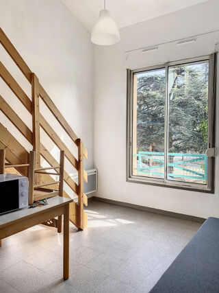  Duplex/triplex à louer 2 pièces 28 m²