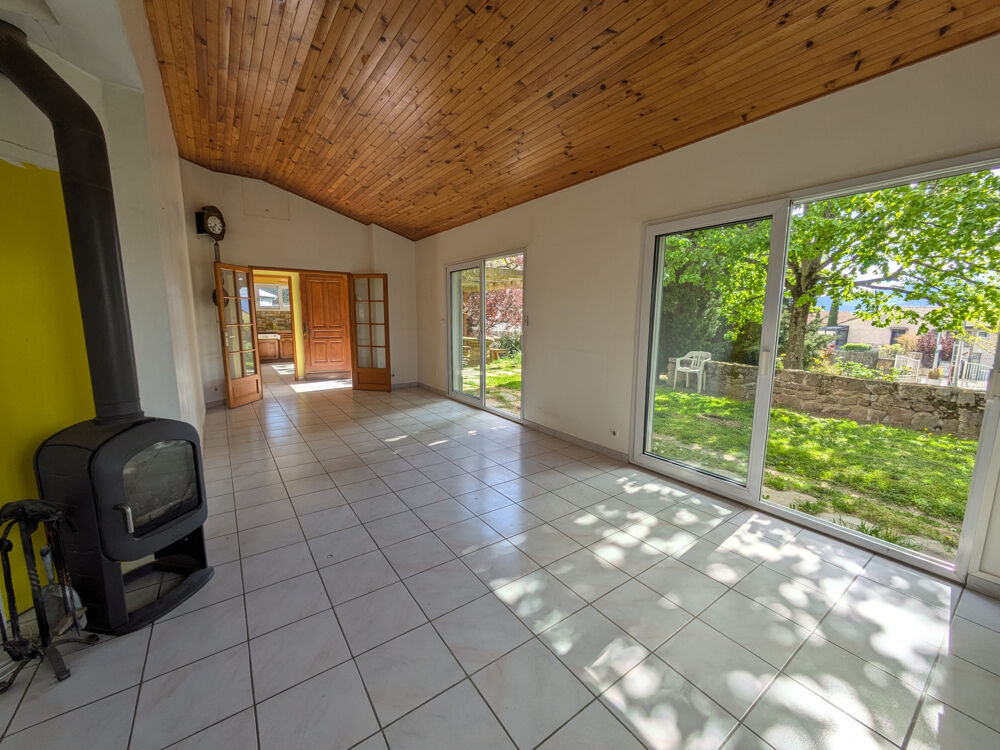 DAVEZIEUX VILLA DE 178 M2 HABITABLES SUR 1334 M2 TERRAIN CLOS