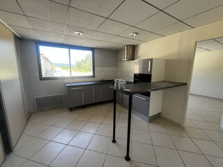  Appartement à louer 3 pièces 79 m²
