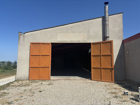   À louer   Ensemble immobilier d'activité de 836 m2 à Thorrenc 