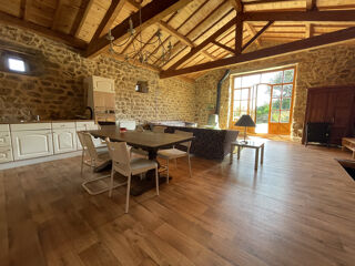  Maison à vendre 12 pièces 327 m²