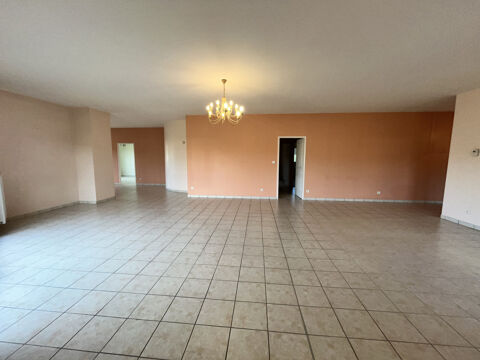  Appartement  louer 4 pices 166 m