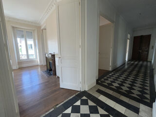  Appartement � louer 6 pi�ces 142 m�