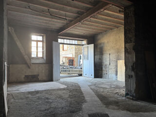  Parking / Garage  vendre 85 m