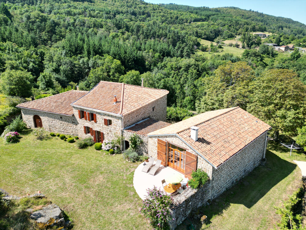 Maison 12 pièces 327 m² · à Preaux · 327 m² · 640 000 €
