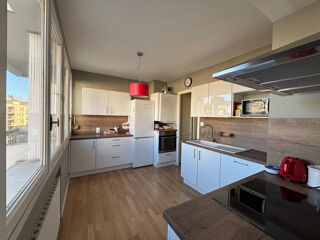  Appartement à louer 4 pièces 83 m²