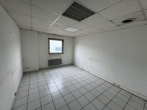   Local commercial avec bureaux et atelier 
