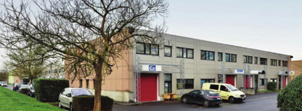   Location / Local industriel - 389 m 