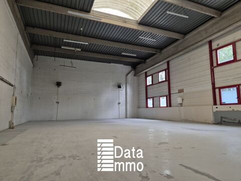   Location / Local industriel - 767 m 