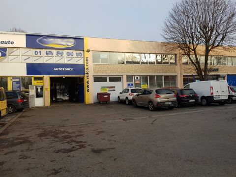   Location / Local industriel - 883 m 