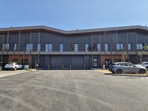   Location / Local industriel - 2373 m 