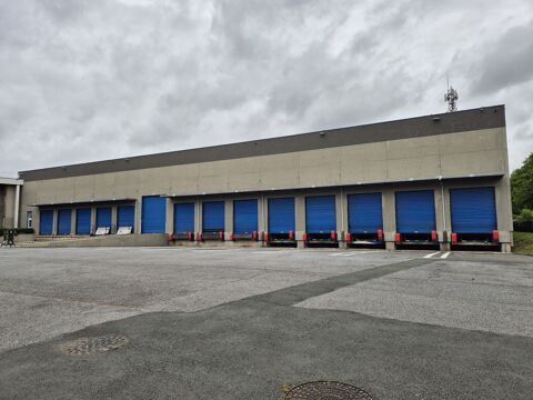 Immeuble indépendant en façade de la Francilienne : 5... 38396 77400 Saint-thibault-des-vignes