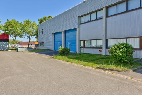 DATA IMMO vous propose à Collegien, 827 m² d'activité... 8132 77090 Collegien