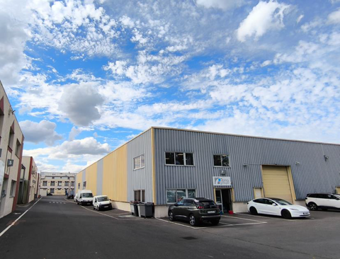 DATA IMMO vous présente à Bezons, 749 m² d'activité <... 6490 95870 Bezons