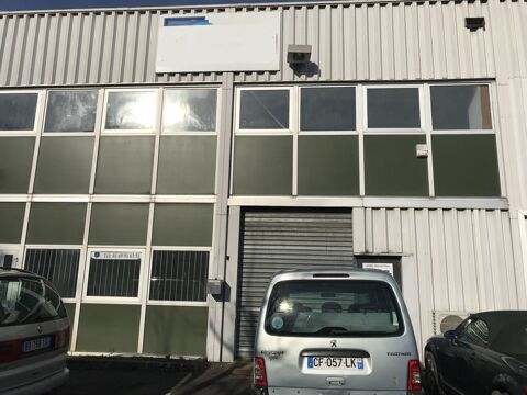   Location / Local industriel - 818 m 
