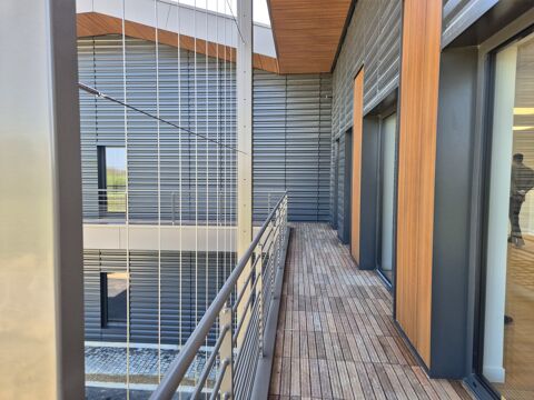   Location / Local industriel - 1381 m 