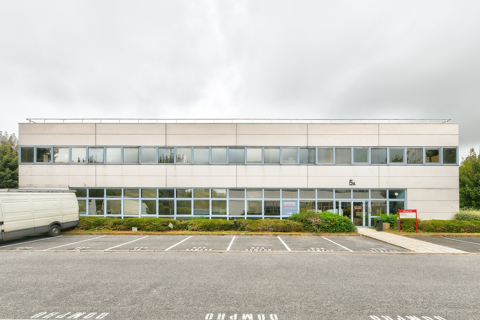DATA IMMO vous présente à Roissy-en-france, 606 m² d'... 6060 95700 Roissy-en-france