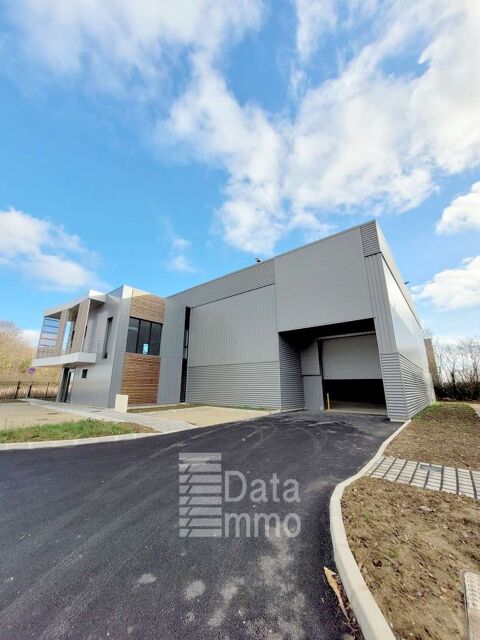   Location / Local industriel - 786 m 