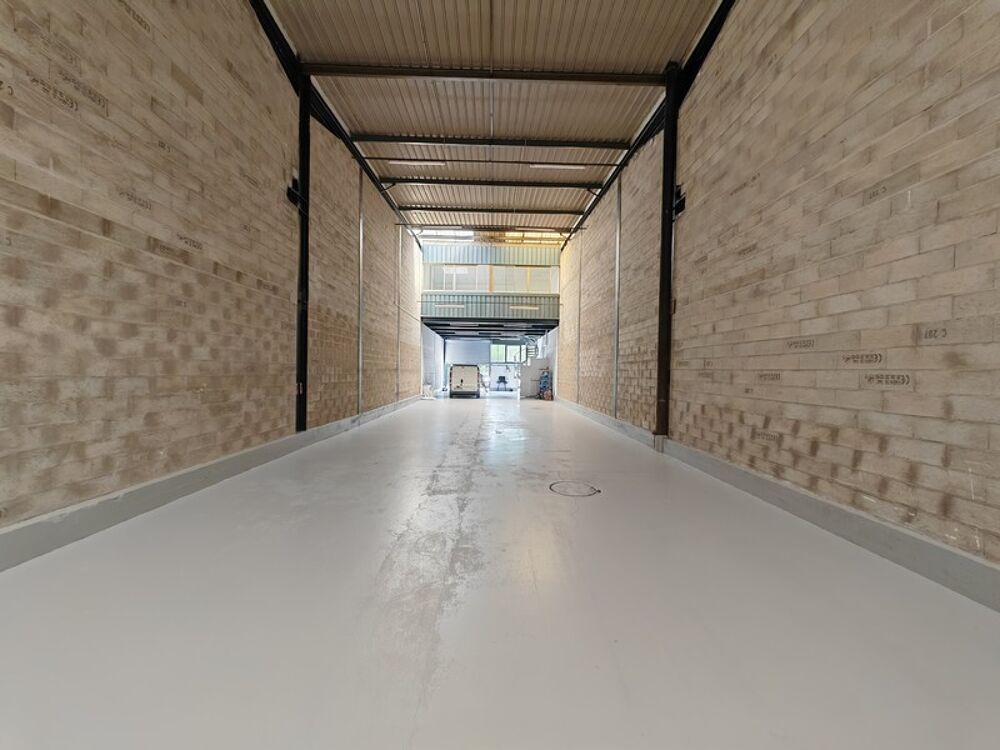   Location / Local industriel - 1199 m 