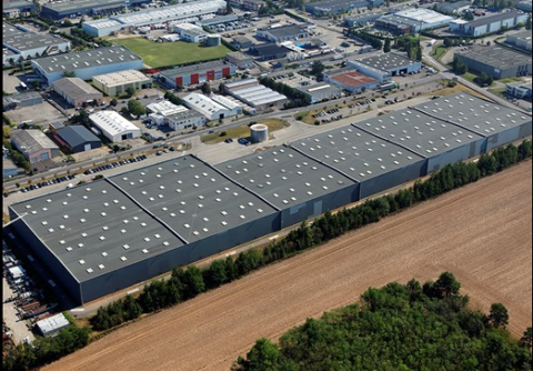 DATA IMMO vous propose à Genas, 4535 m² d'activité <b... 0 69740 Genas