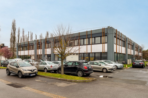 DATA IMMO vous propose à Gennevilliers, 1631 m² d'act... 21067 92230 Gennevilliers