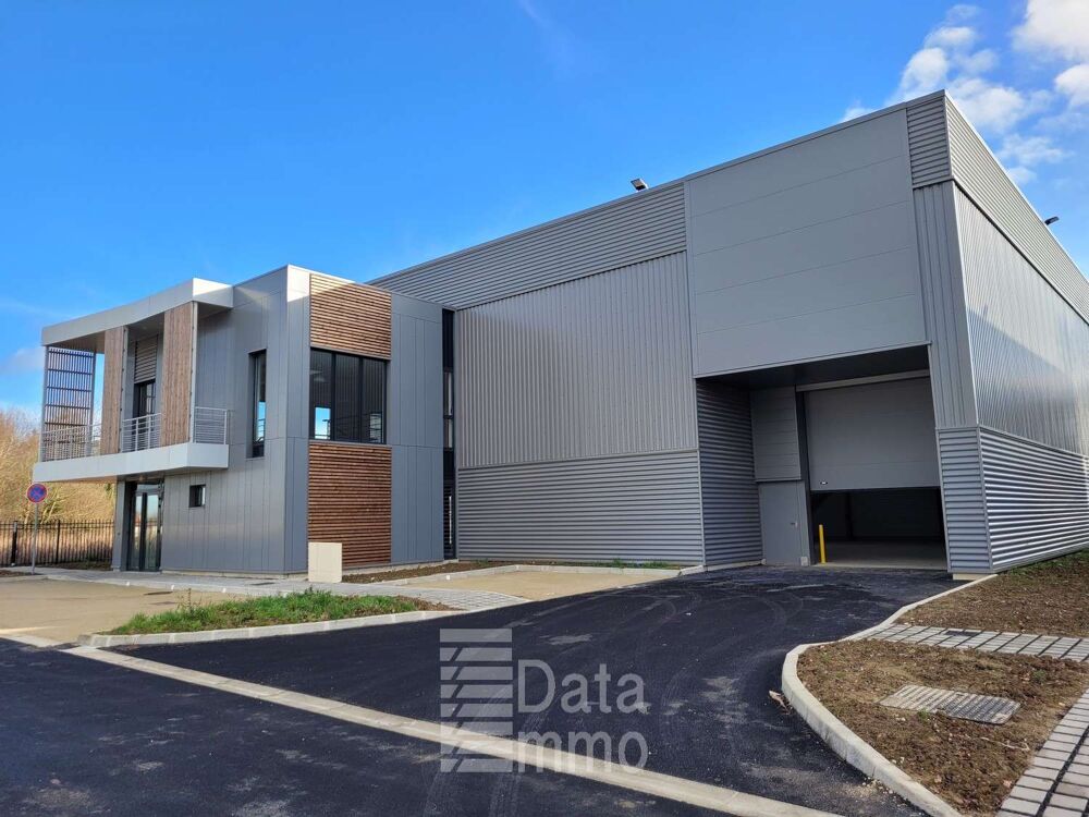   Location / Local industriel - 786 m 