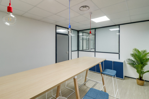   Location / Local industriel - 1067 m 