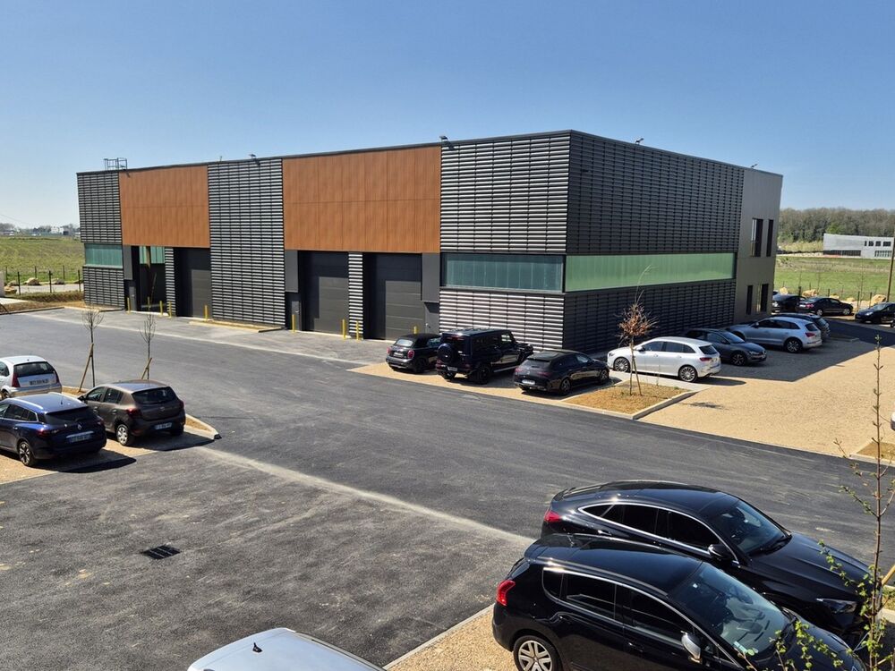   Location / Local industriel - 1381 m 