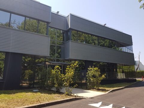   Location / Local industriel - 227 m 