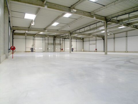 DATA IMMO vous propose à Lieusaint, 3290 m² d'activit... 21933 77127 Lieusaint
