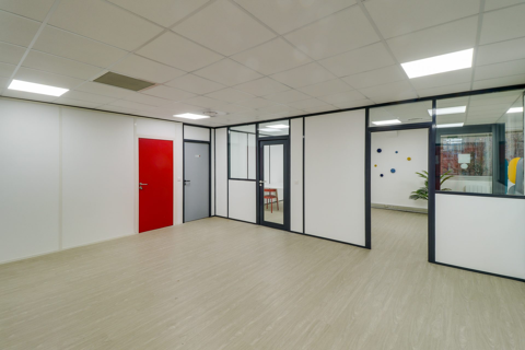   Location / Local industriel - 1067 m 