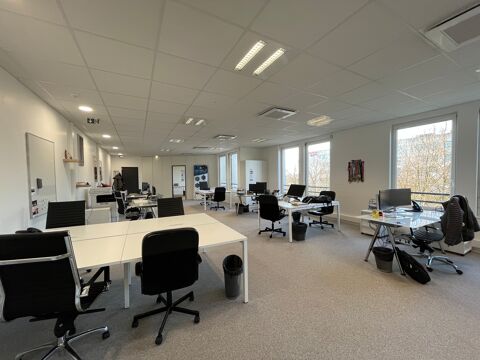 DATA IMMO vous propose à Chessy, 171 m² de bureaux <b... 2708 77700 Chessy