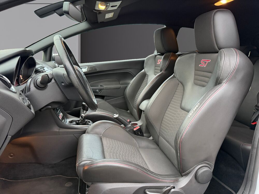 Fiesta ST200 2016 occasion 83210 La Farl&egrave;de
