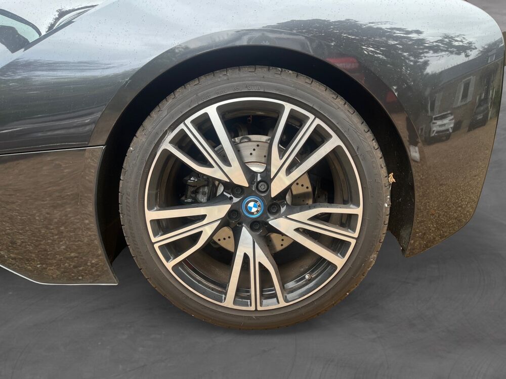 i8 FIRST EDITION LASER EYES 2015 occasion 27200 Vernon