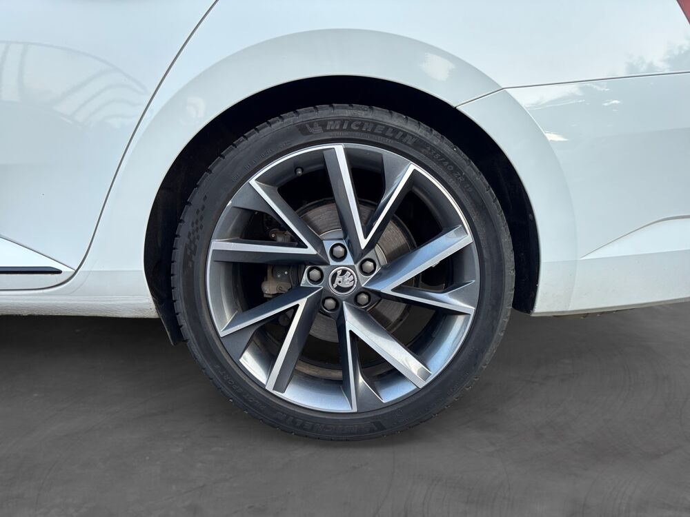 Superb COMBI 2.0 TDI 190 SPORT LINE 4X4 DSG7 2019 occasion 26000 Valence